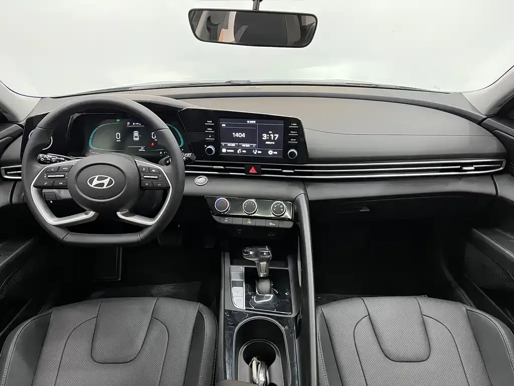 Hyundai Elantra — фото 6
