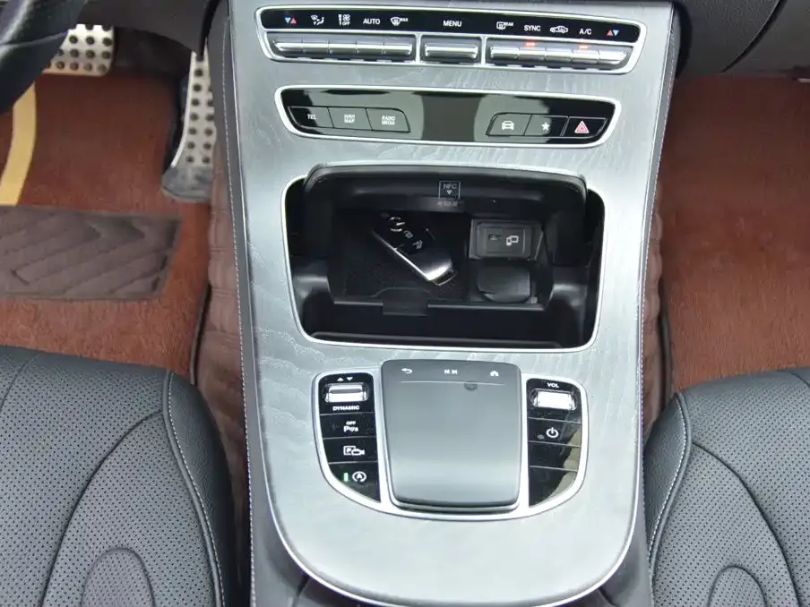 Mercedes-Benz CLS — фото 10