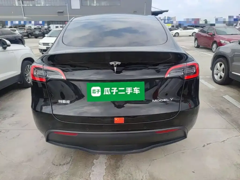 Tesla Model Y — фото 7