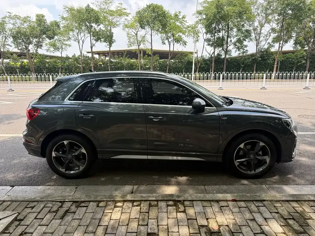 Audi Q3 — фото 10
