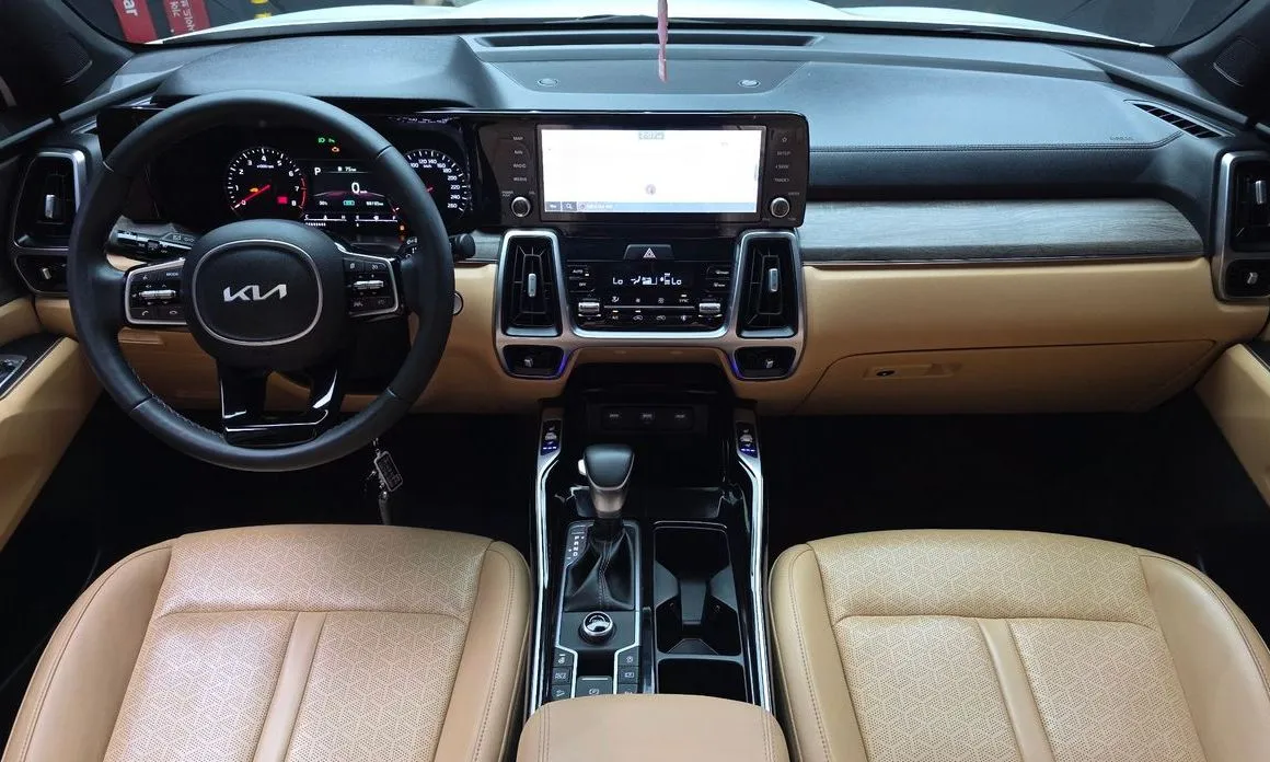 Kia Sorento — фото 8