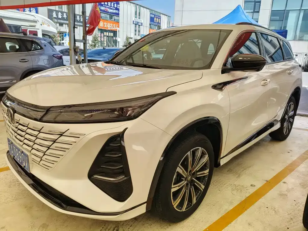 Changan CS75PLUS — фото 1