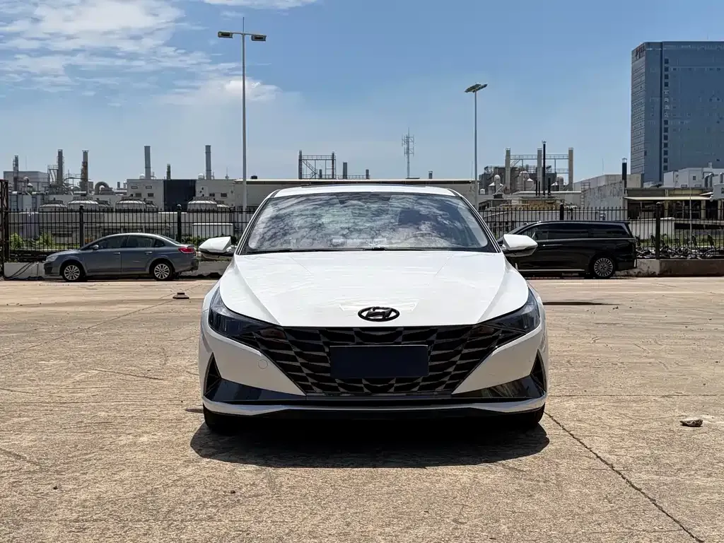Hyundai Elantra — фото 6