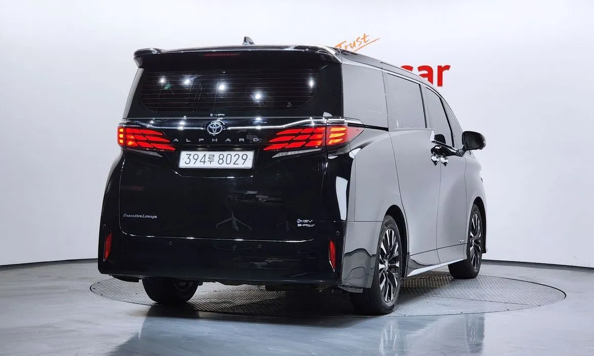 Toyota Alphard — фото 7