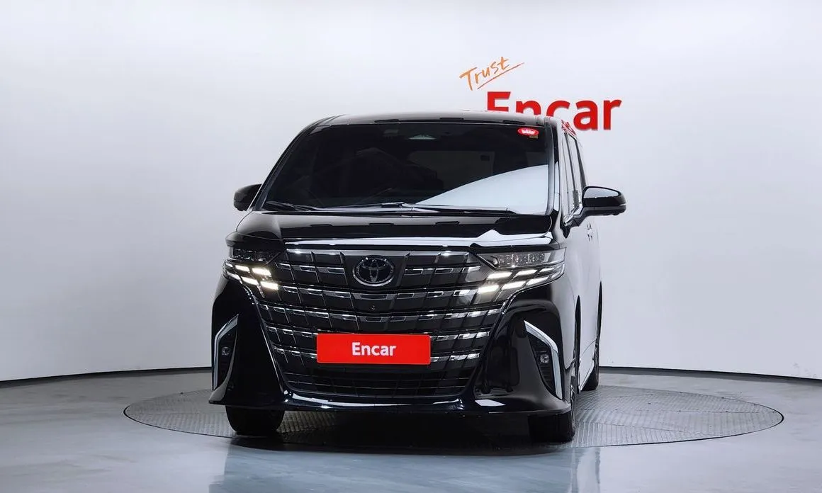 Toyota Alphard — фото 8