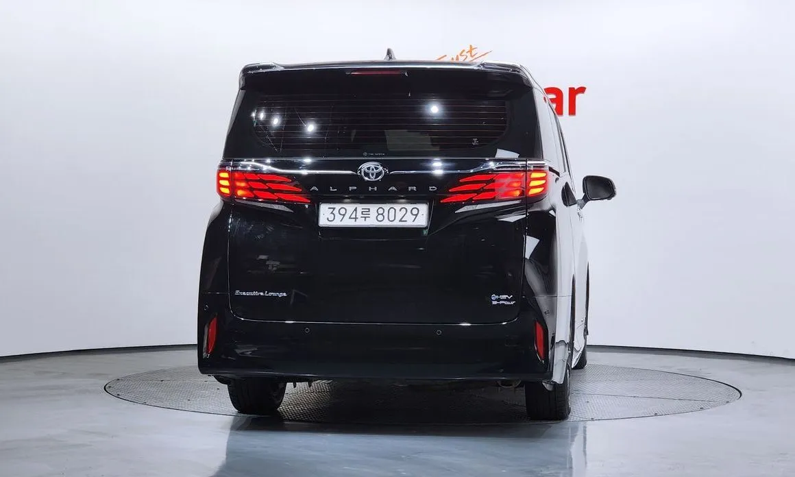 Toyota Alphard — фото 3