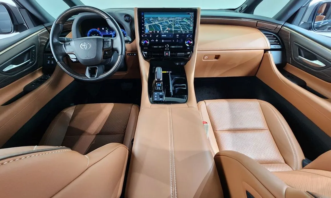Toyota Alphard — фото 10