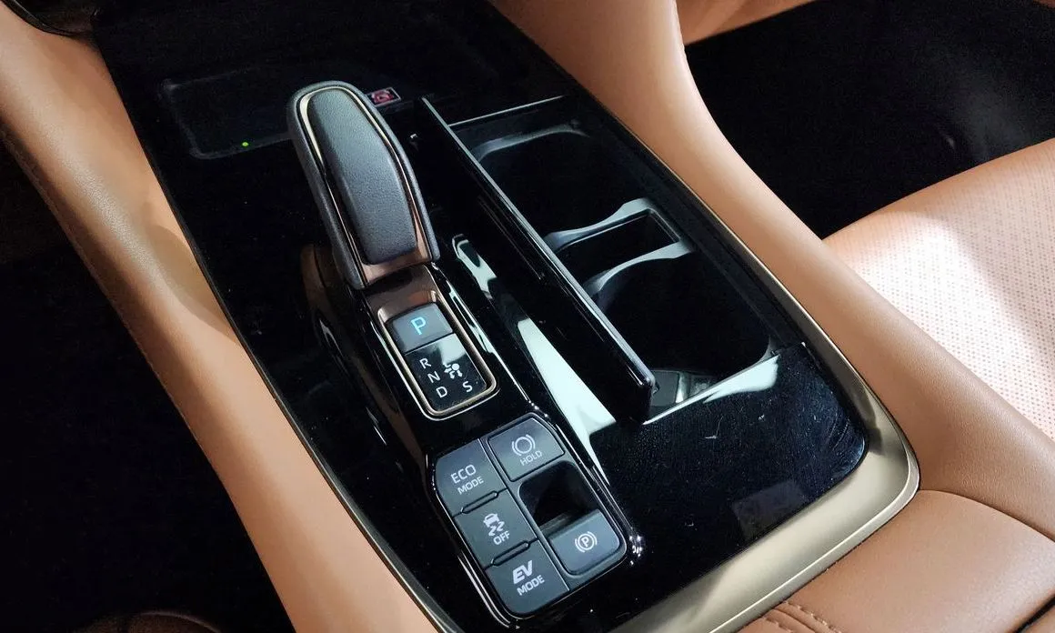 Toyota Alphard — фото 6