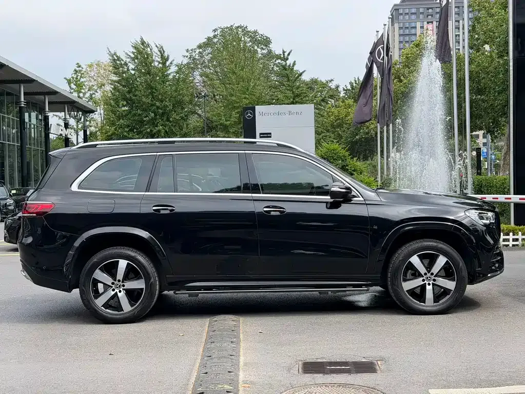 Mercedes-Benz GLS — фото 6
