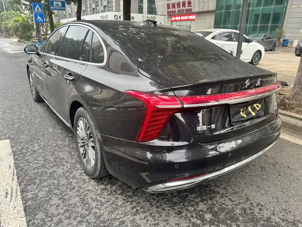 Hongqi H5 — фото 10