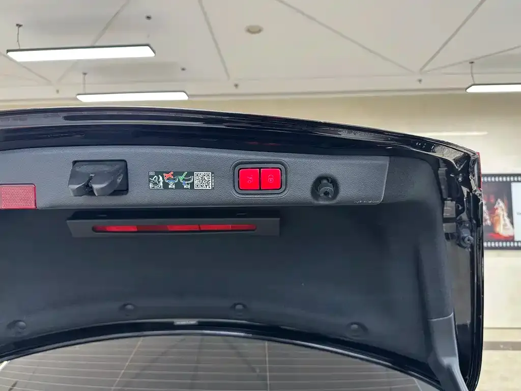 Mercedes-Benz E-Class — фото 2