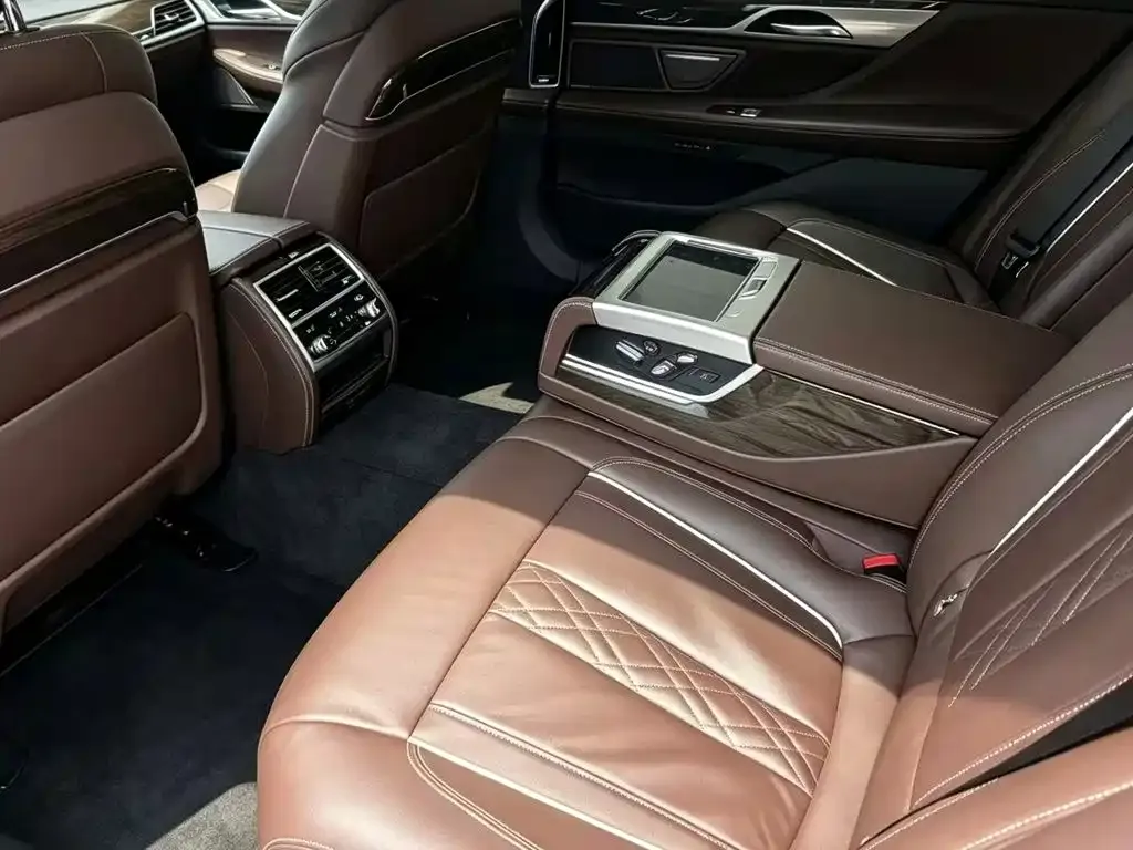 BMW 7 Series — фото 3