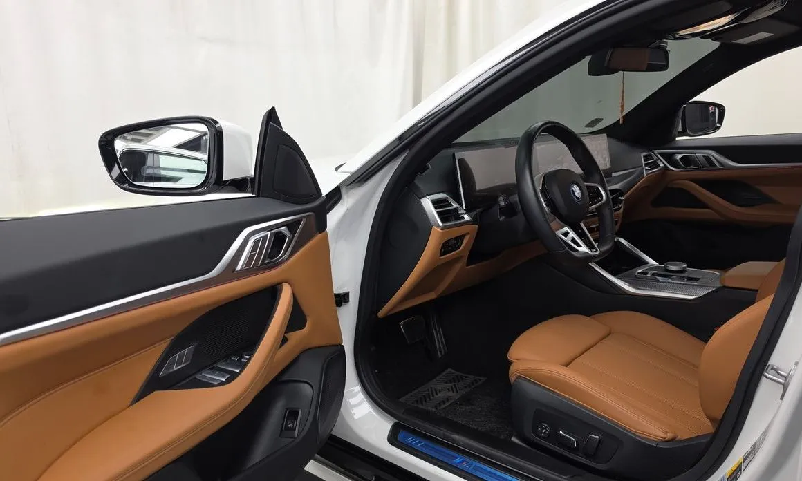 BMW i4 — фото 8