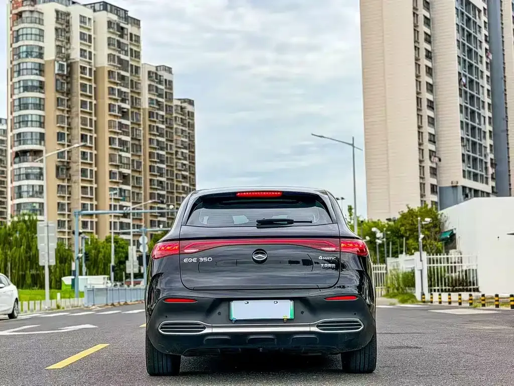 Mercedes-Benz EQE SUV — фото 6