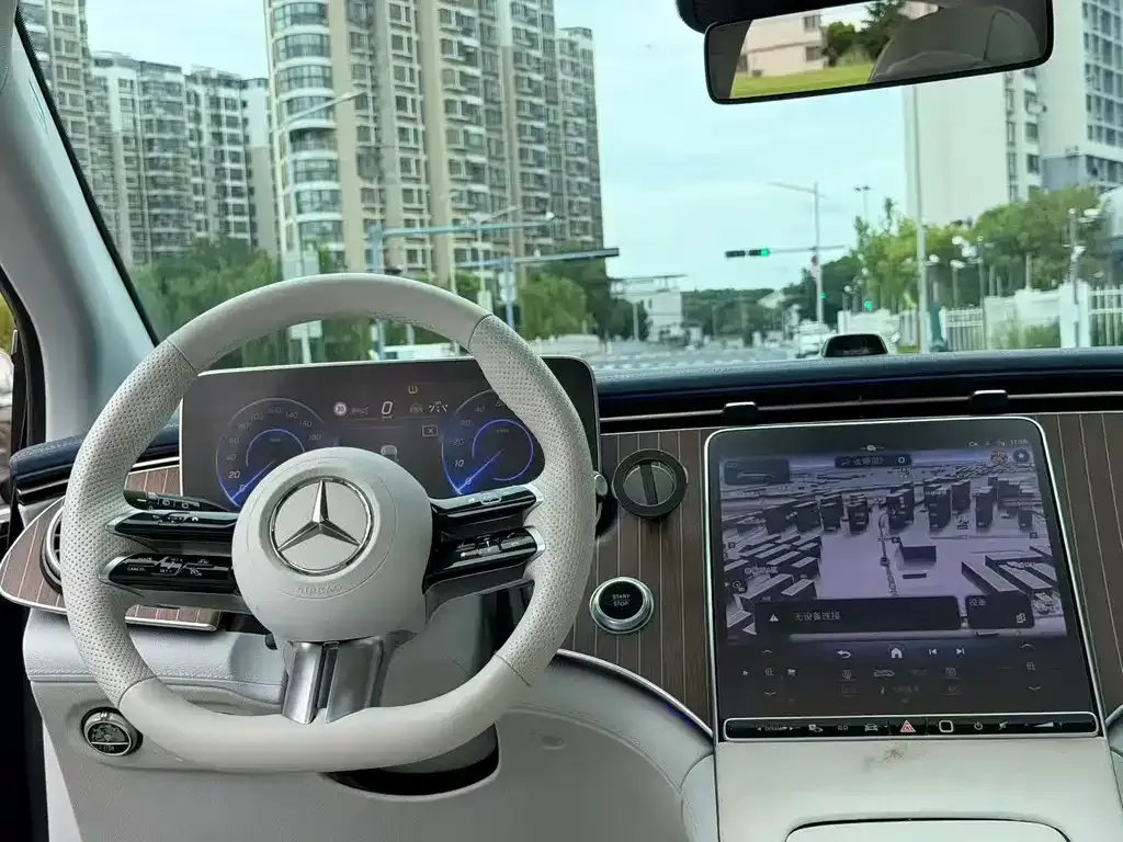 Mercedes-Benz EQE SUV — фото 2