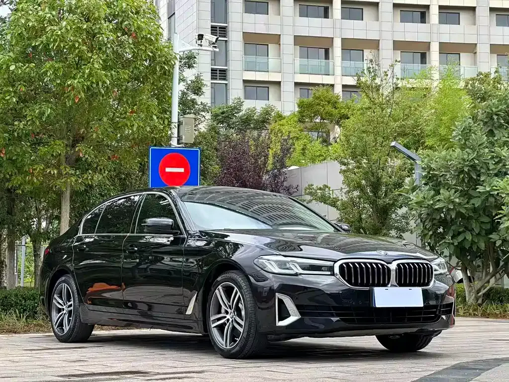 BMW 5 Series — фото 2