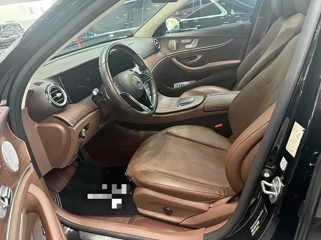 Mercedes-Benz E-Class — фото 3