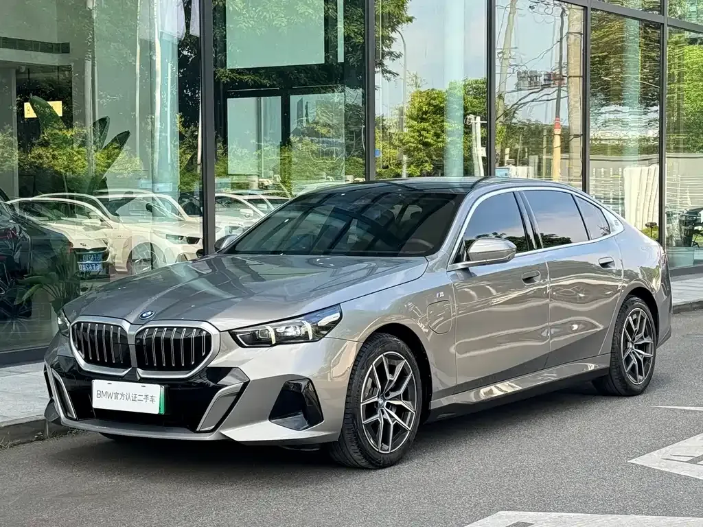 BMW i5 — фото 1