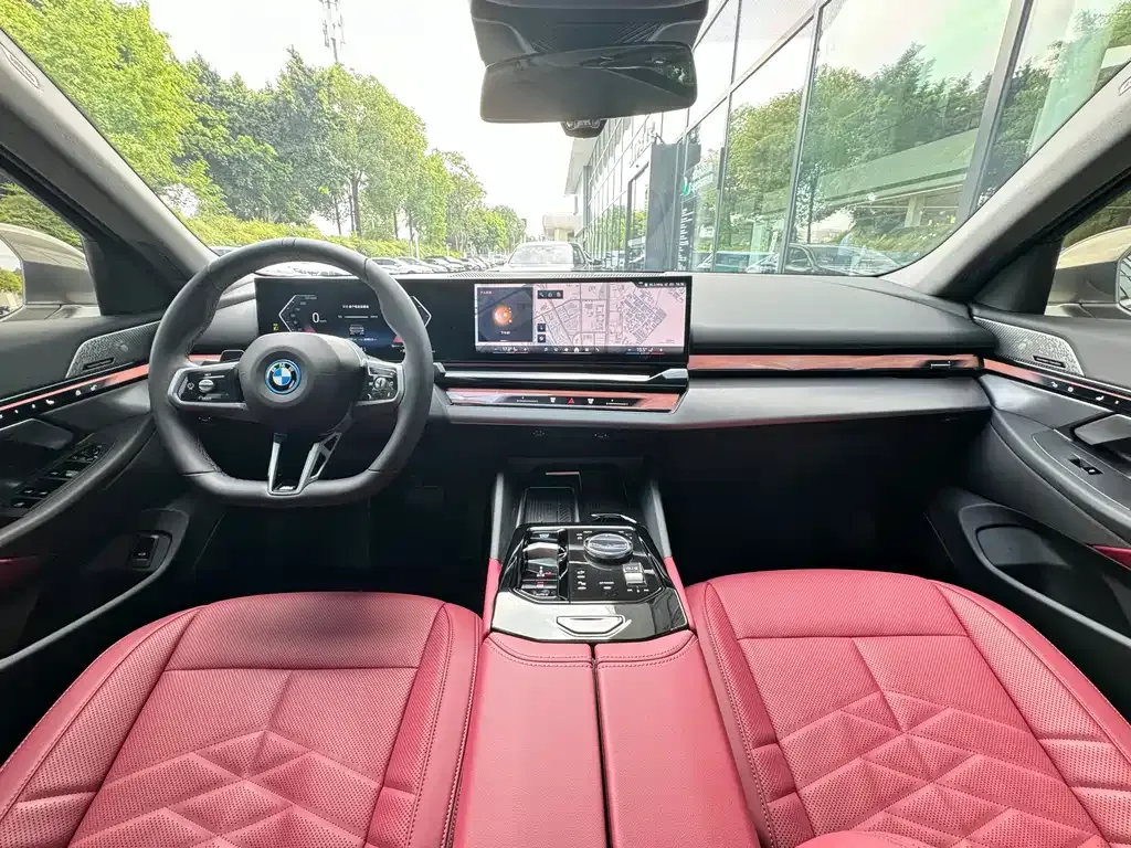 BMW i5 — фото 8