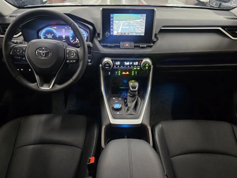 Toyota RAV4 — фото 2