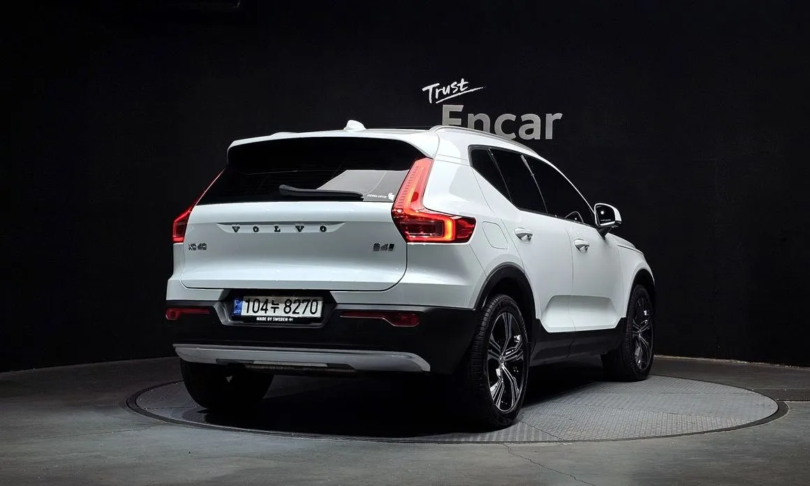 Volvo XC40 — фото 5