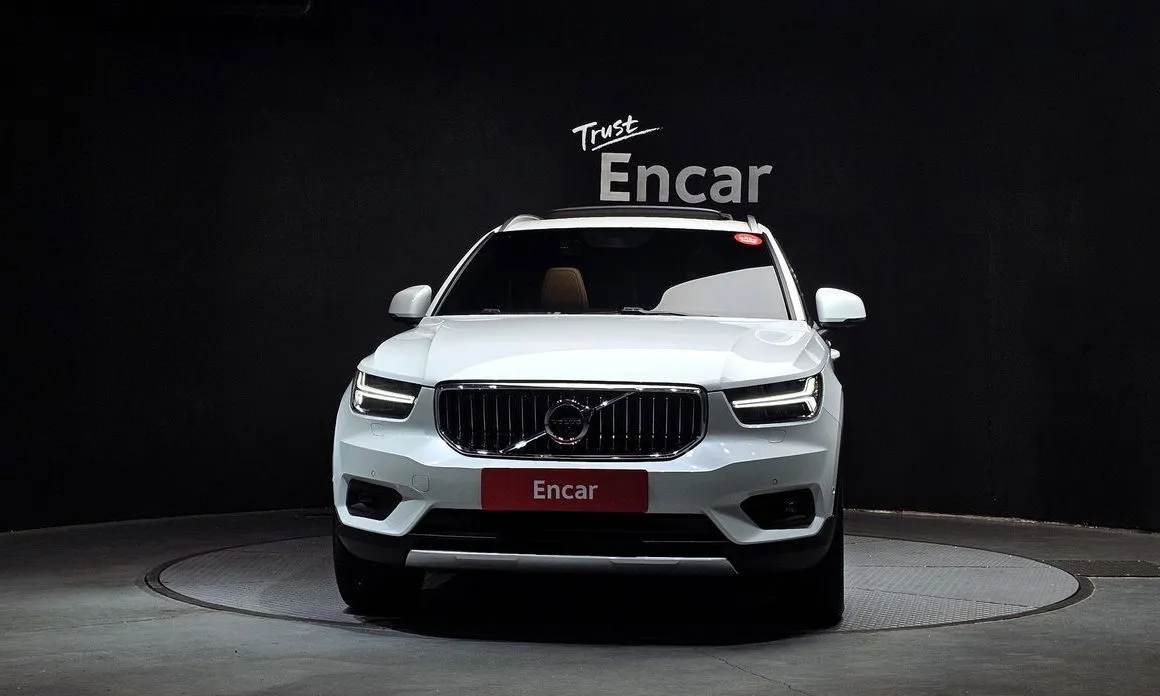 Volvo XC40 — фото 3