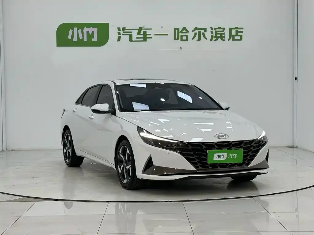 Hyundai Elantra — фото 3