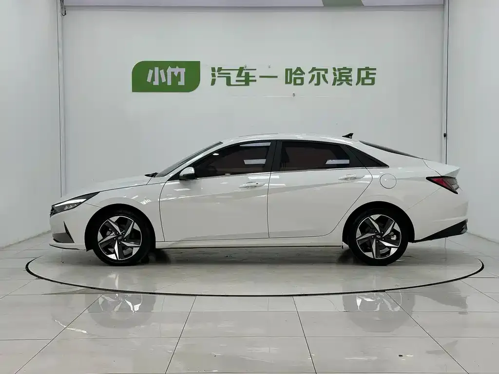 Hyundai Elantra — фото 6