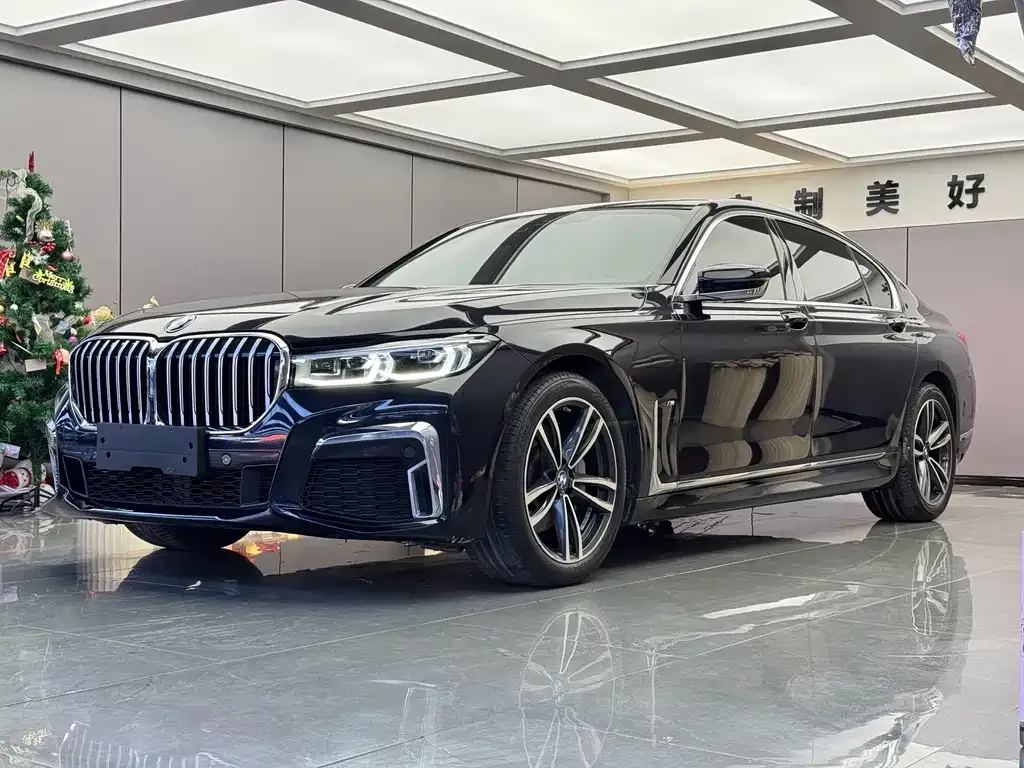 BMW 7 Series — фото 1