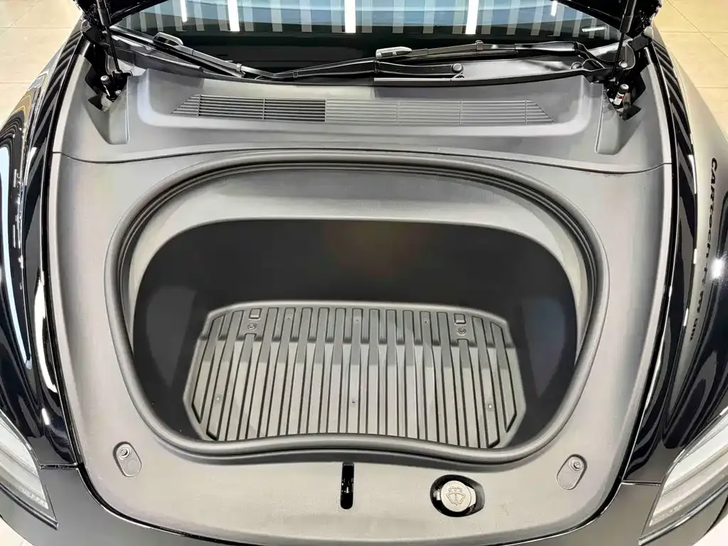 Tesla Model 3 — фото 10