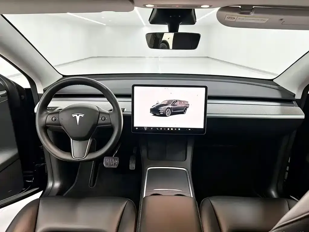 Tesla Model Y — фото 3