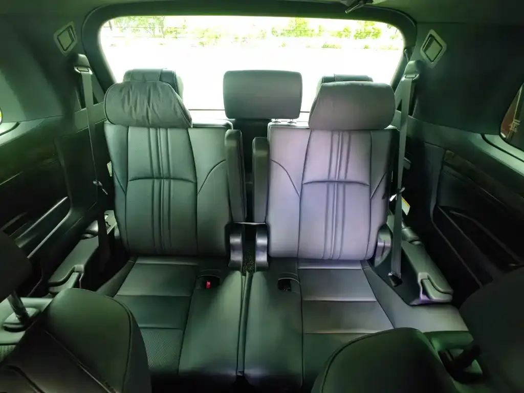 Toyota Alphard — фото 2