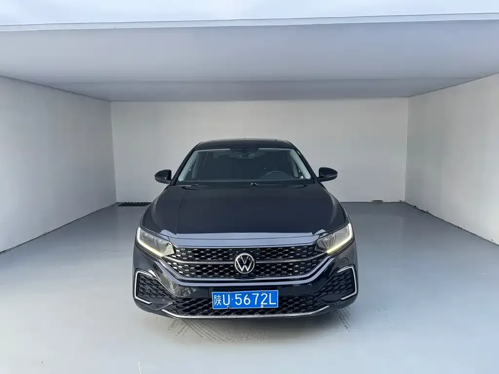 Volkswagen Passat — фото 8