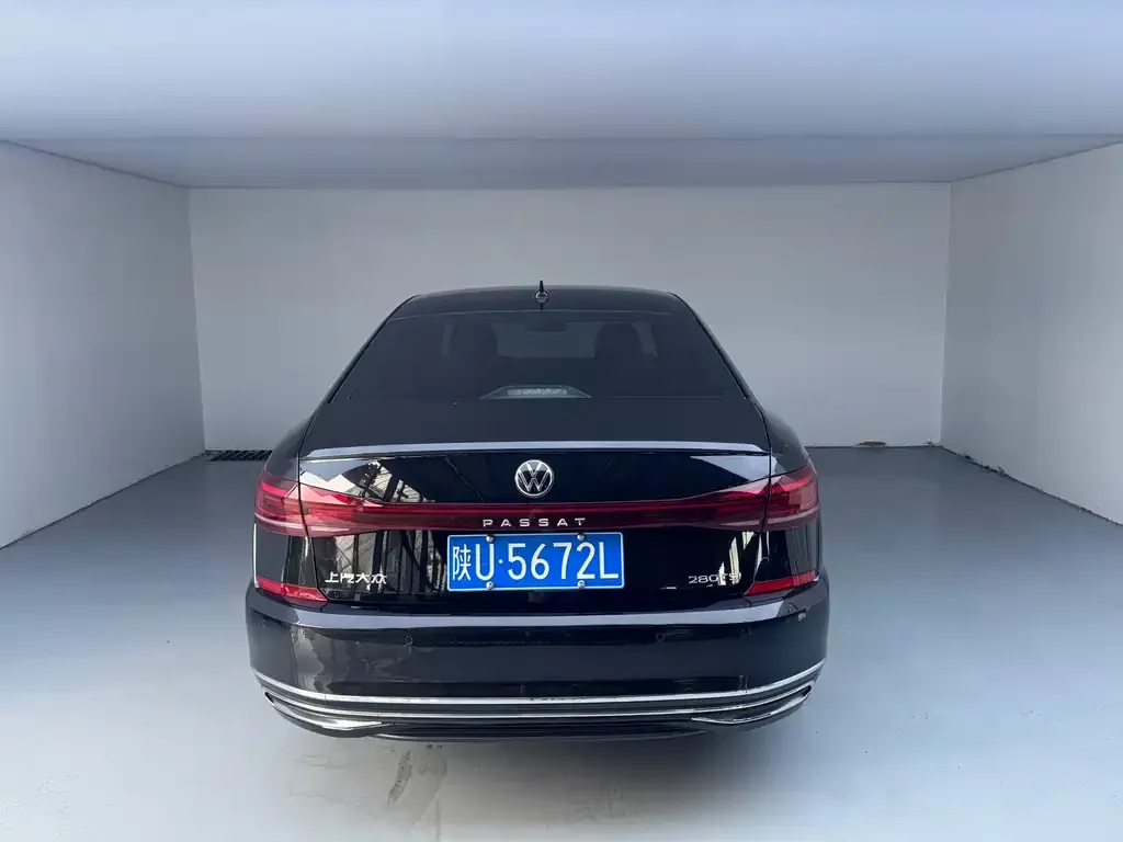 Volkswagen Passat — фото 7