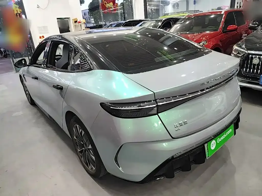 BYD Seal — фото 10