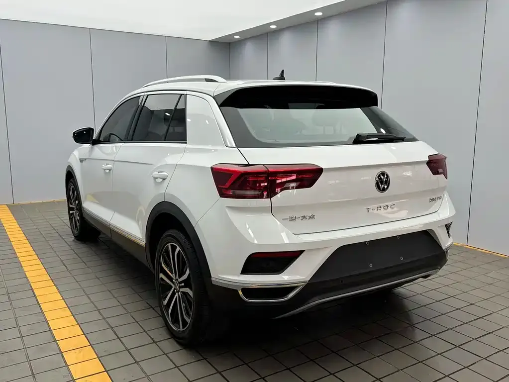 Volkswagen T-Roc — фото 2