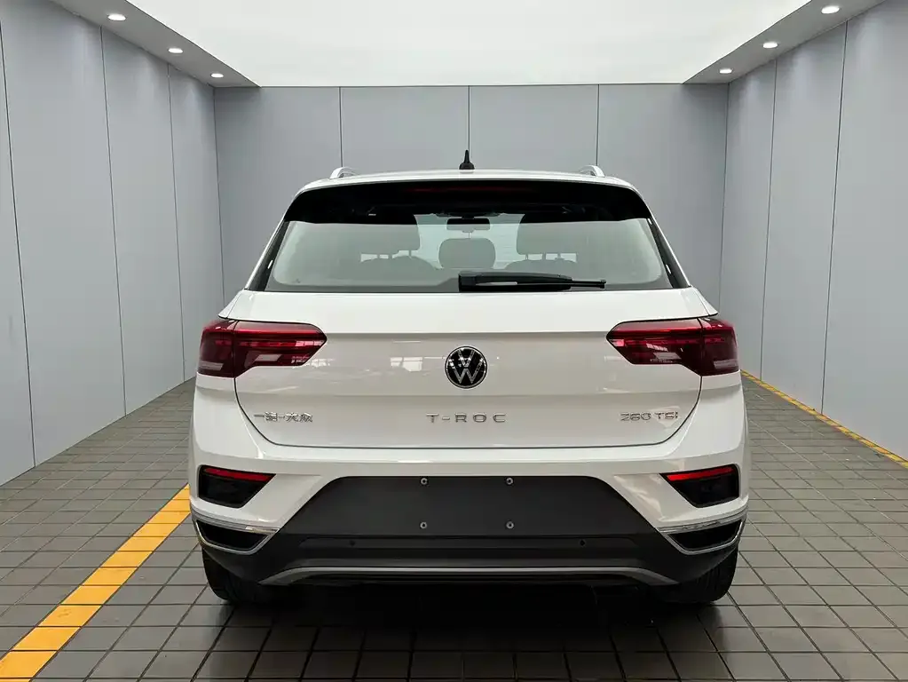 Volkswagen T-Roc — фото 7