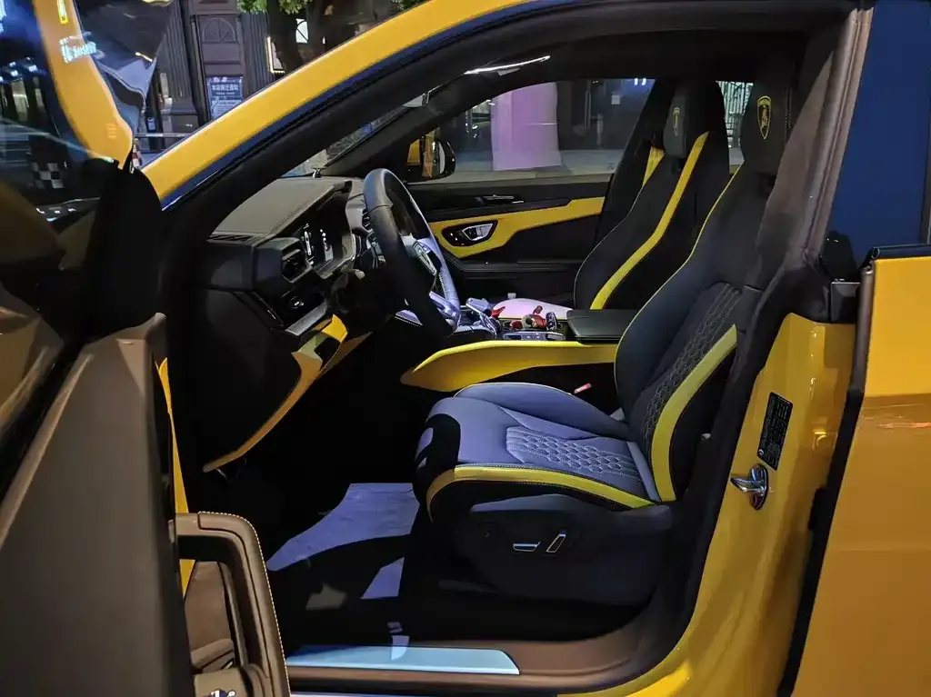 Lamborghini Urus SE — фото 4