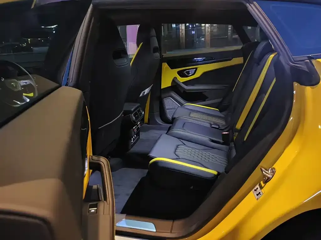 Lamborghini Urus SE — фото 2