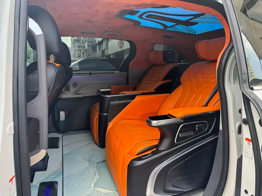 Toyota Granvia — фото 3