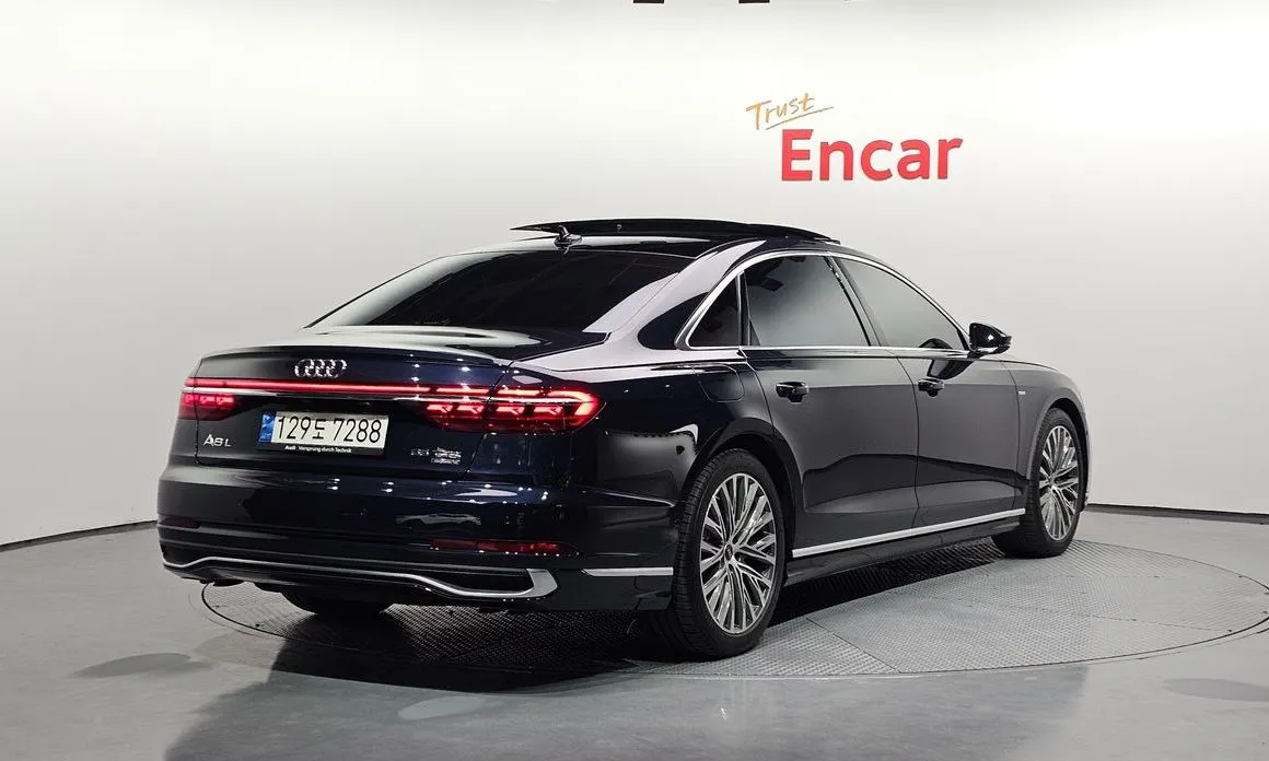 Audi A8 — фото 3