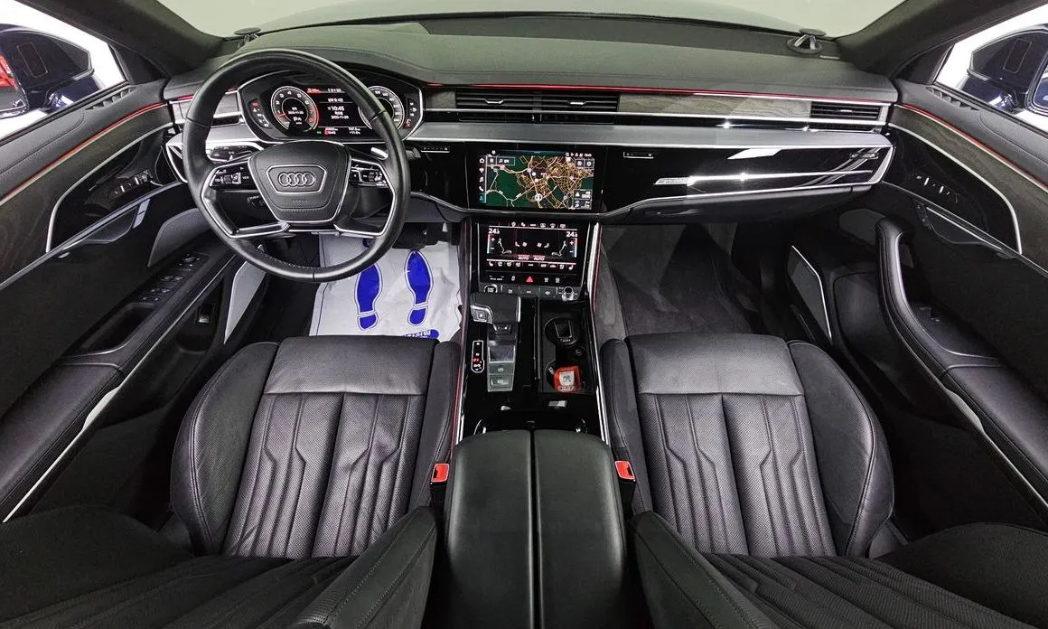 Audi A8 — фото 10
