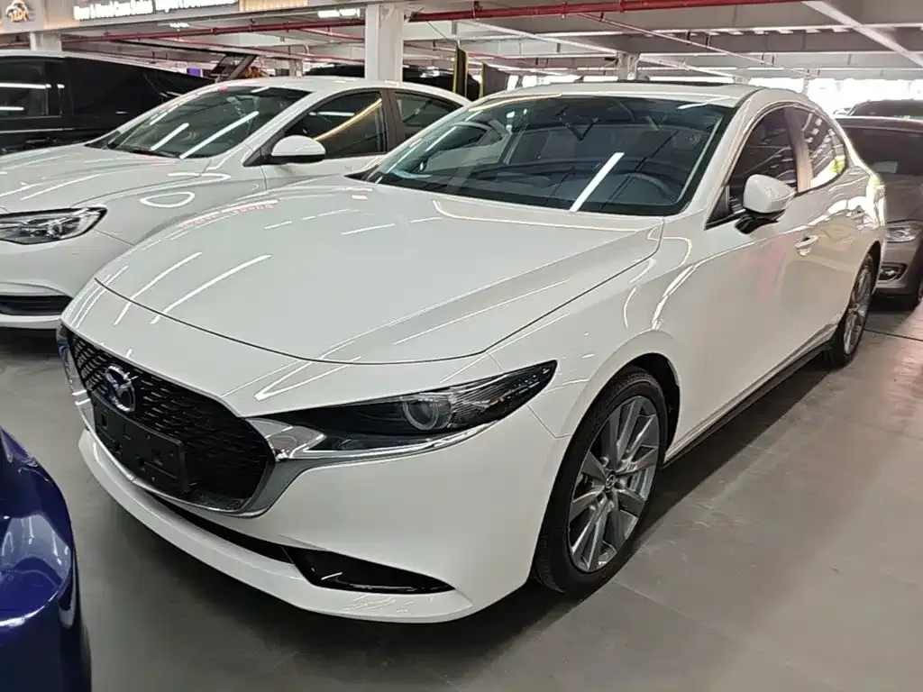 Mazda 3 Axela — фото 1