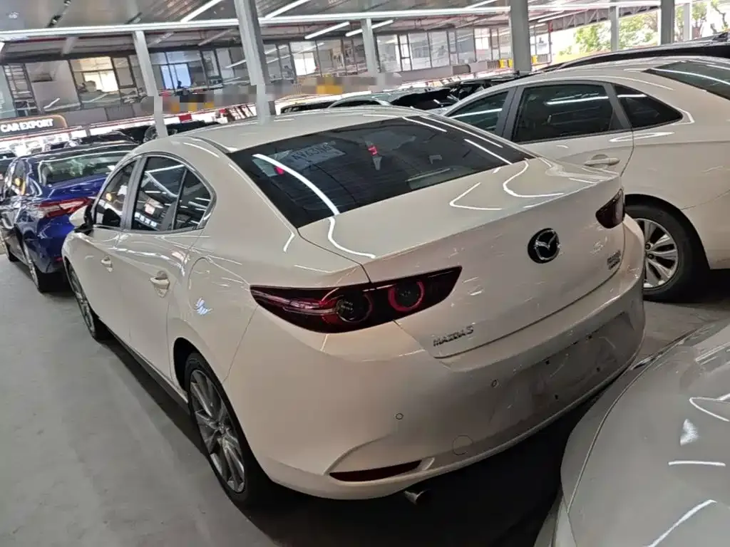 Mazda 3 Axela — фото 9