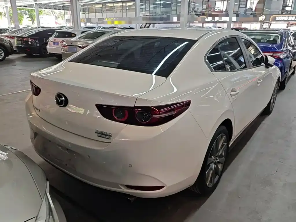 Mazda 3 Axela — фото 2