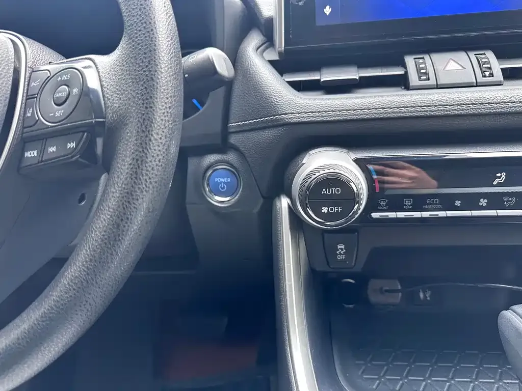 Toyota RAV4 — фото 2