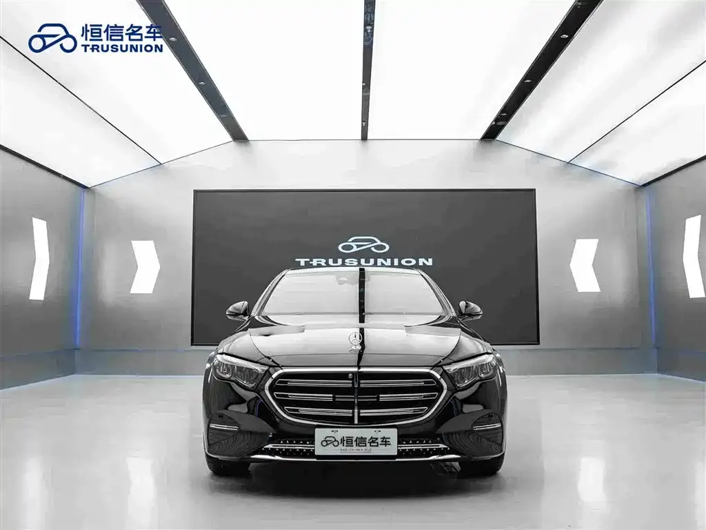 Mercedes-Benz E-Class — фото 10