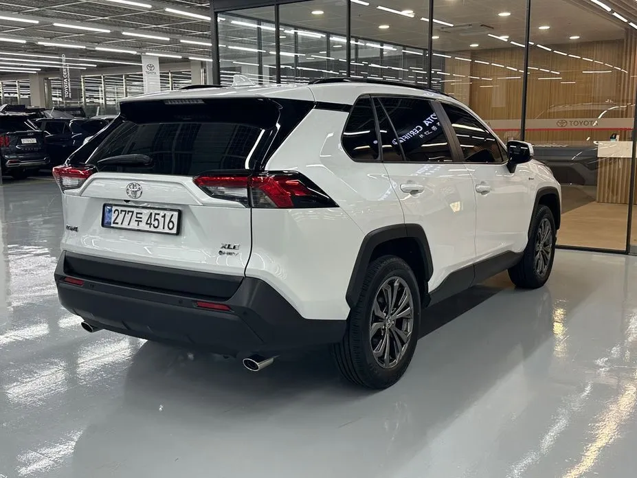Toyota RAV4 — фото 10