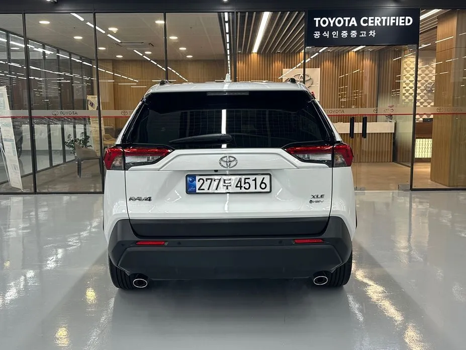 Toyota RAV4 — фото 9