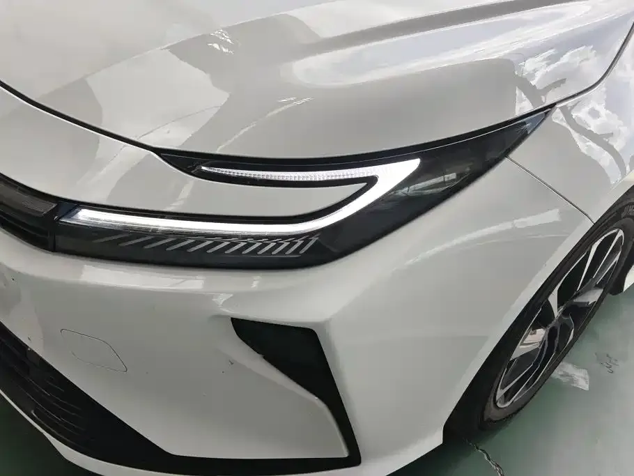 Toyota Corolla — фото 4